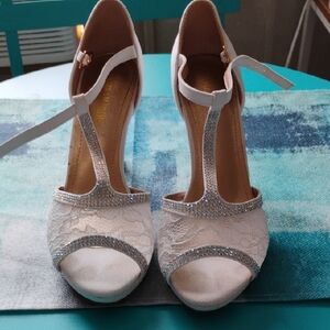 Elegant White Lace Women's Heels